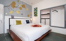 Urbanview Hotel Ananda Syariah
